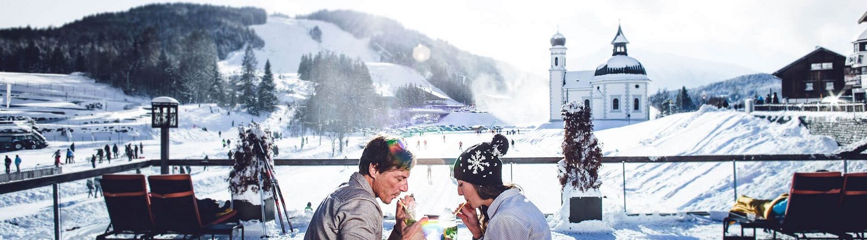 Menschen beim Apres Ski