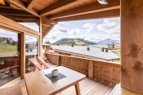 Terrasse mit Blick auf die Berge