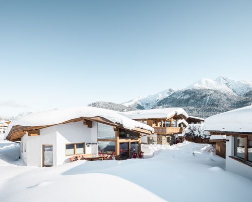 Blick auf die verschneiten Löwenchalets