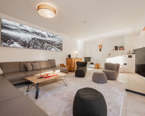 Großzügiges Wohnzimmer Löwenchalet Seefeld