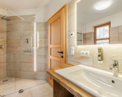 Badezimmer im Löwen-Chalet