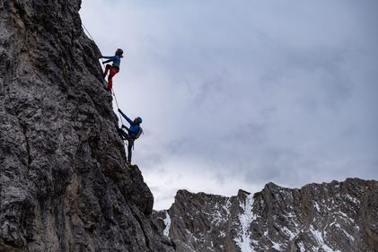 Kletterer auf Klettersteig 