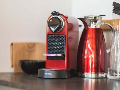 Nespresso Kaffeemaschine in rot