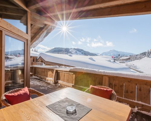 Terrasse mit Blick auf die Berge